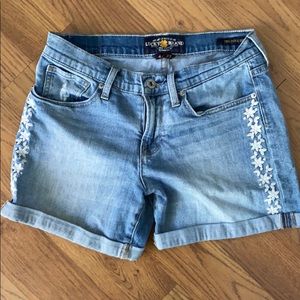 EUC Lucky Brand embroidered shorts. Size 4/27